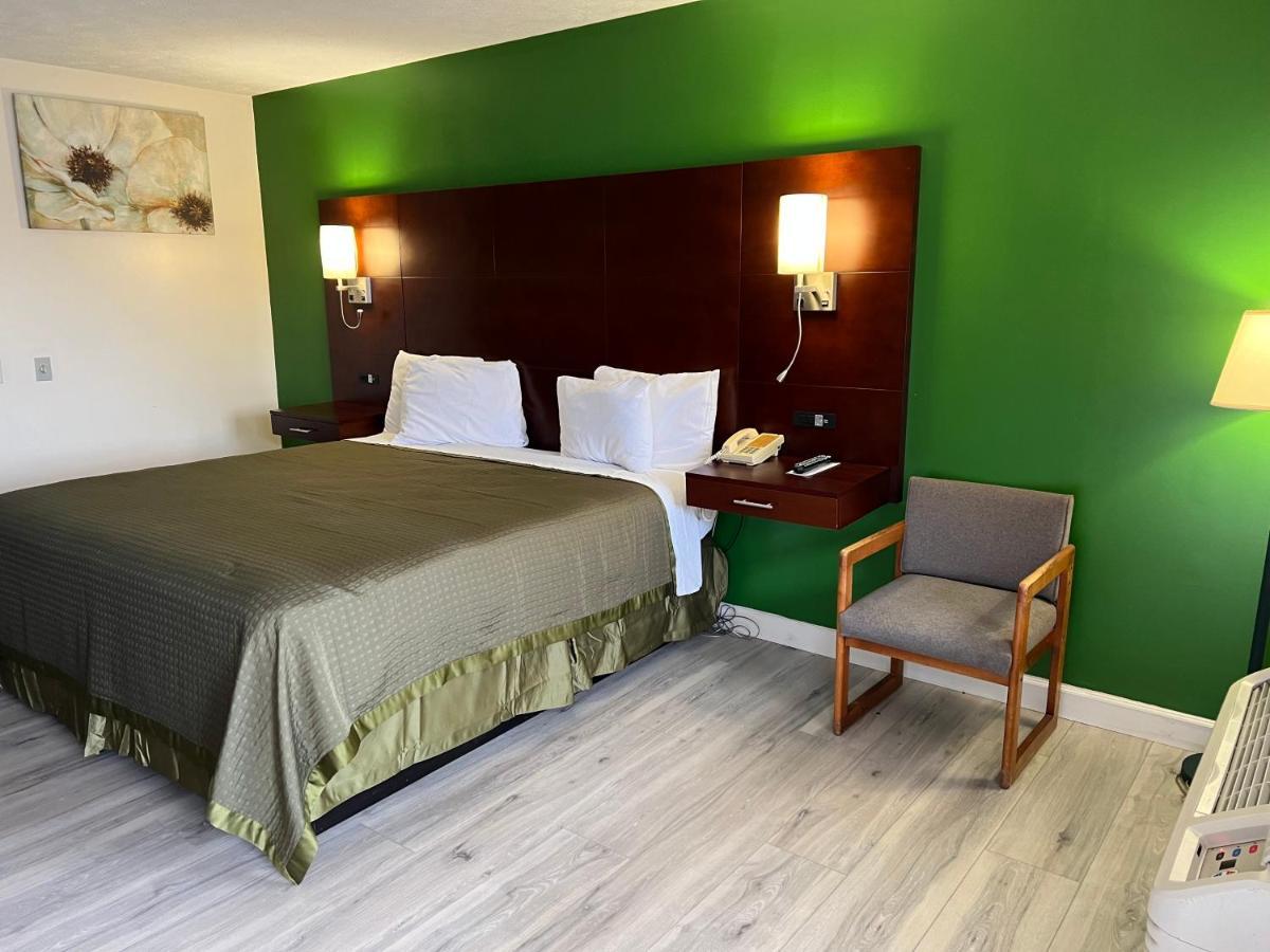 Surry Inn - Dobson Zewnętrze zdjęcie